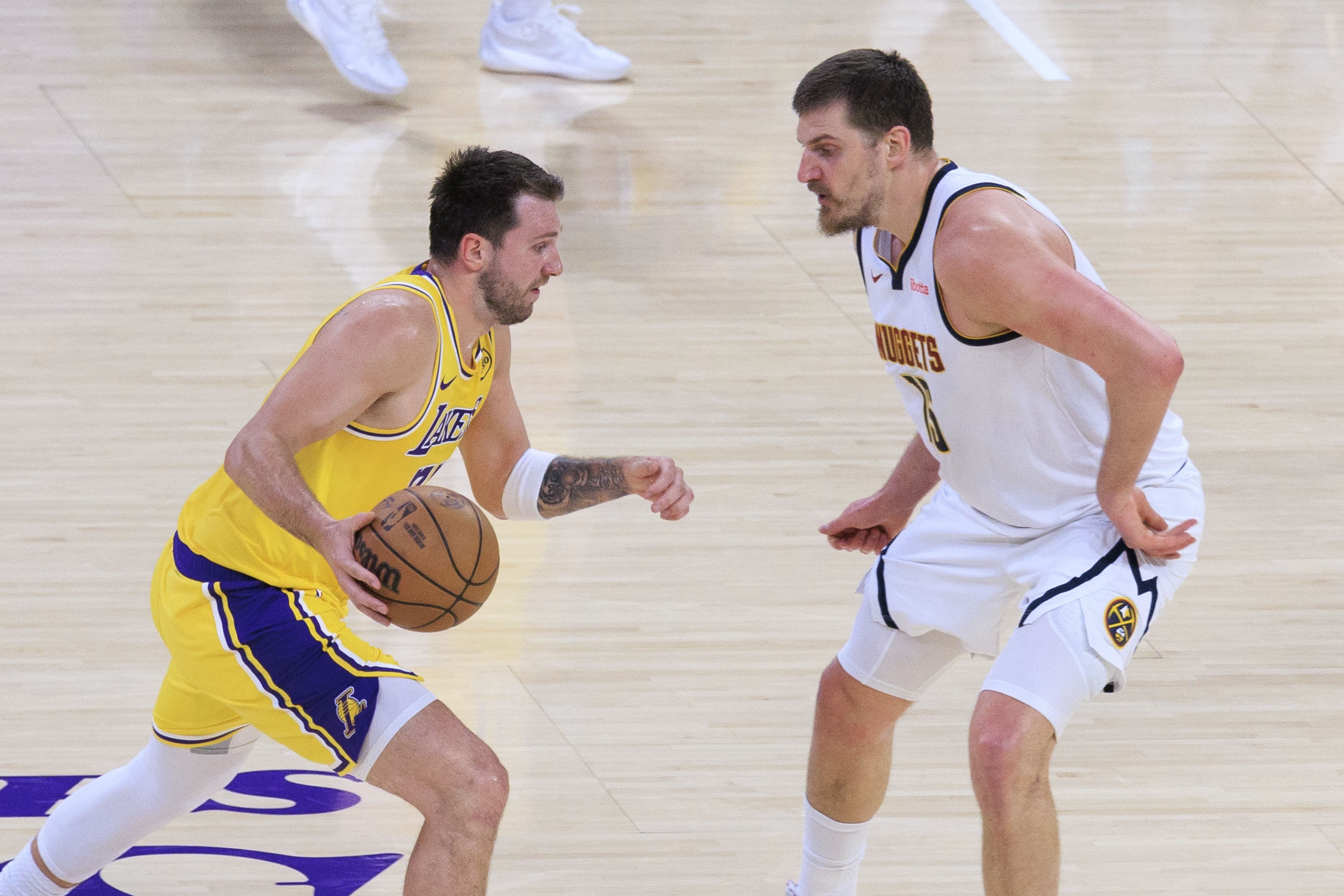 开云下载-收官阶段看点：湖矿狼火争夺三号种子席位 首轮能否迎来雷勇大战